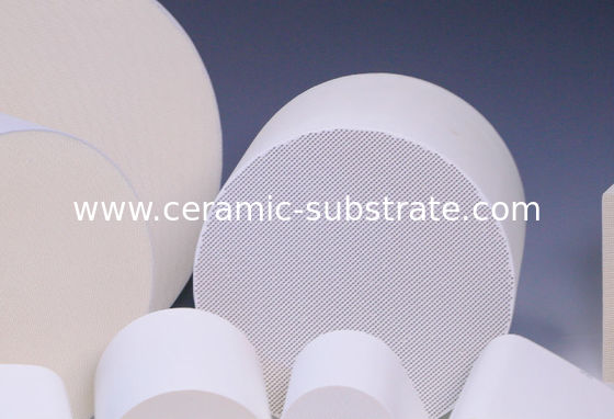Mua Honeycomb Ceramic / Catalyst Supports White For Vehicle Exhaust online manufacture